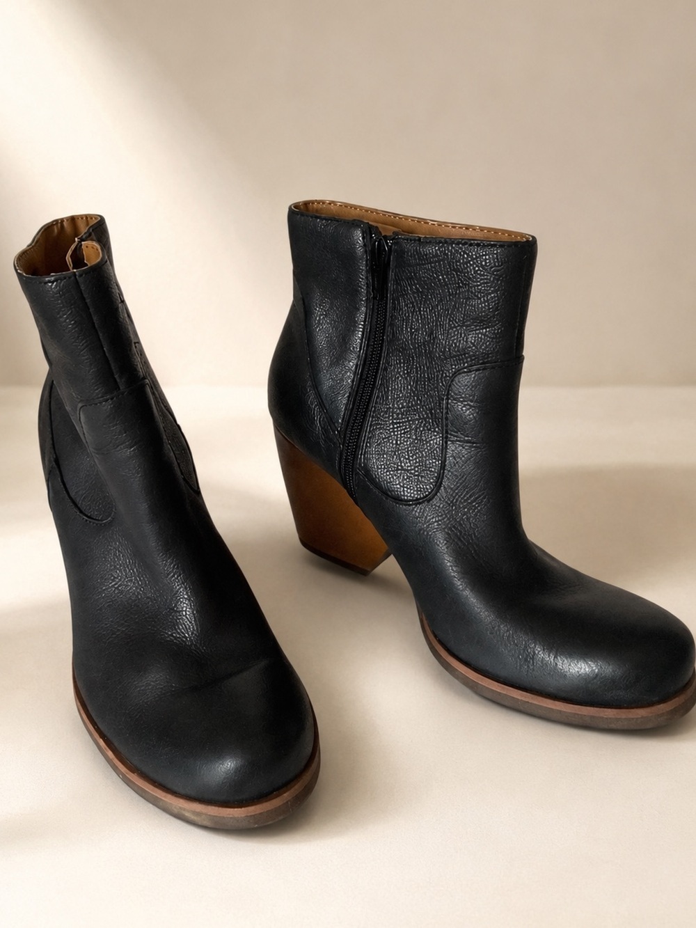 Korks by Kork-Ease Patrina Black Leather Cone Heel Ankle Booties 7.5